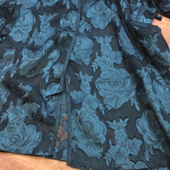 Secret Treasures small emerald green floral robe - Picture 5 of 10